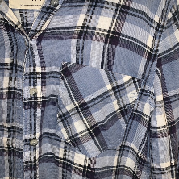 Button up flannel - Picture 2 of 4